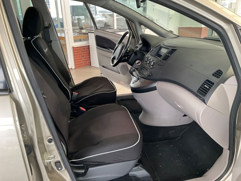 Mitsubishi Grandis 2.4 Intense — zdjęcie 3