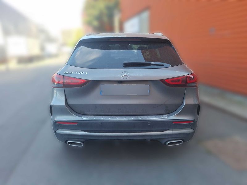 Mercedes-Benz GLA-Klasse GLA 200 d AMG Line — zdjęcie 4