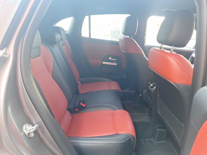 Mercedes-Benz GLA-Klasse GLA 200 d AMG Line — zdjęcie 14