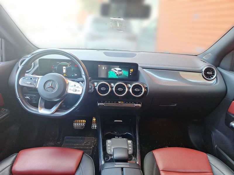 Mercedes-Benz GLA-Klasse GLA 200 d AMG Line — zdjęcie 11
