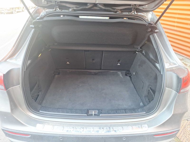 Mercedes-Benz GLA-Klasse GLA 200 d AMG Line — zdjęcie 9