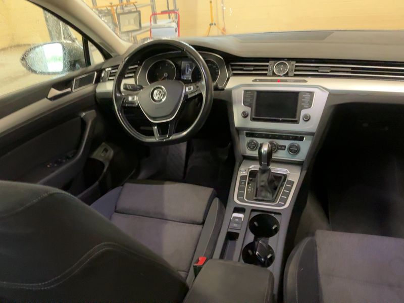 Volkswagen Passat 2.0 TDI Comfortline BlueMotion Tech 2017 – снимка 17