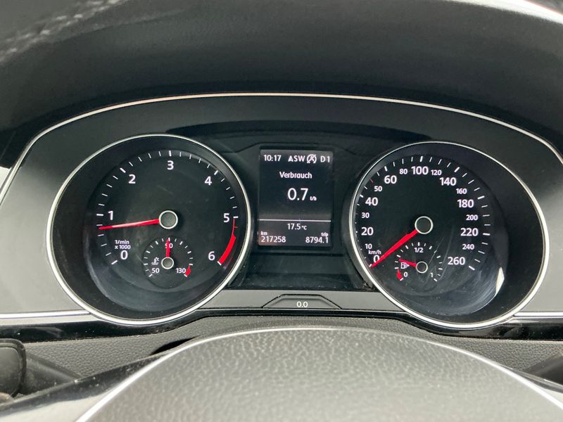 Volkswagen Passat 2.0 TDI Comfortline BlueMotion Tech 2017 – снимка 18