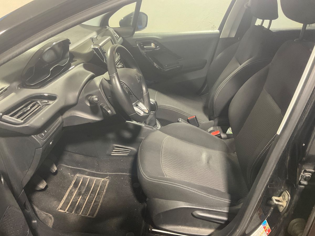 Peugeot 208 2017 — photo 9