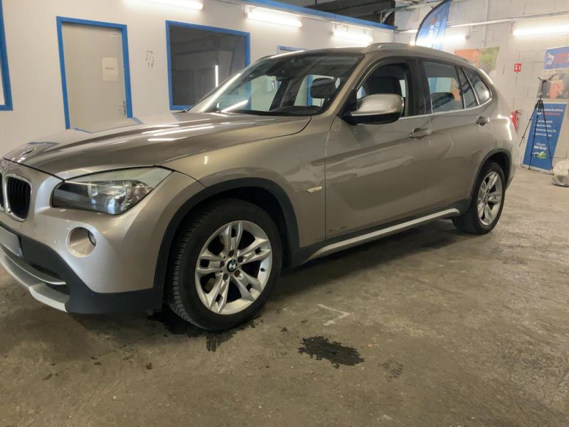 BMW X1 sDrive 18i Confort — zdjęcie 2