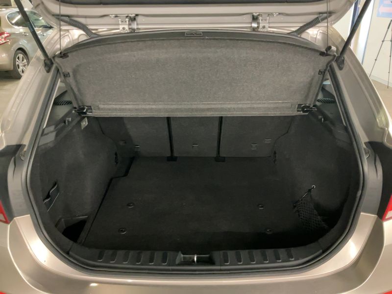 BMW X1 sDrive 18i Confort — zdjęcie 10