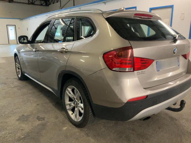 BMW X1 sDrive 18i Confort — zdjęcie 3