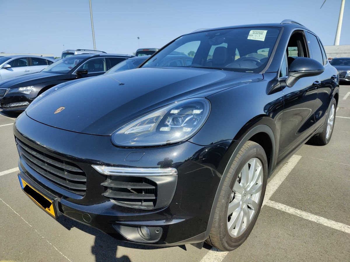 Porsche Cayenne 2016 — photo 1