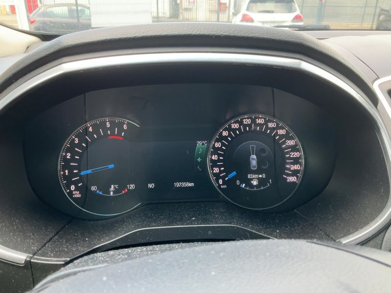Ford Edge 2.0 TDCi Titanium 4x4 — zdjęcie 13