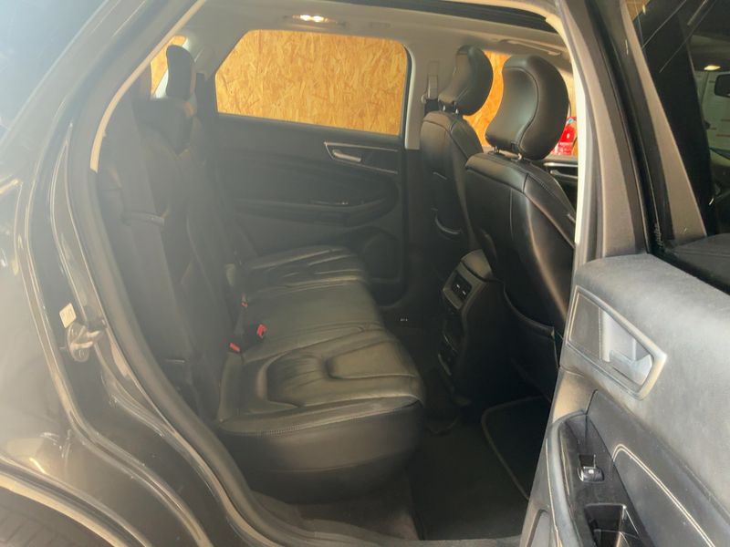Ford Edge 2.0 TDCi Titanium 4x4 — zdjęcie 14