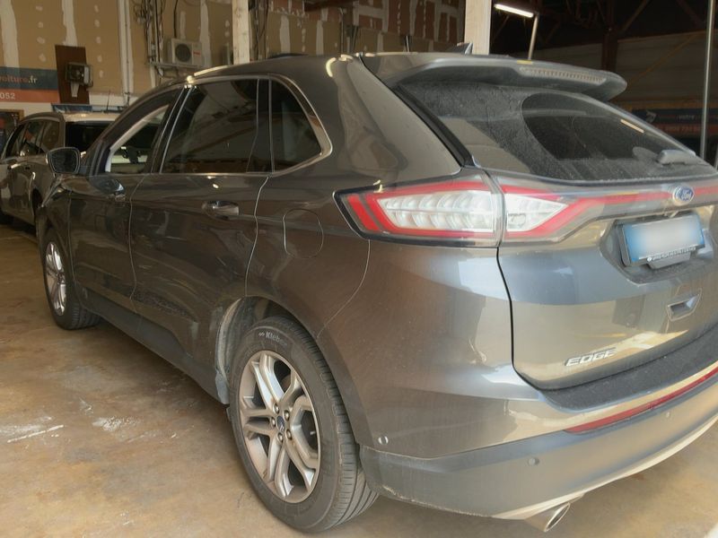 Ford Edge 2.0 TDCi Titanium 4x4 — zdjęcie 3