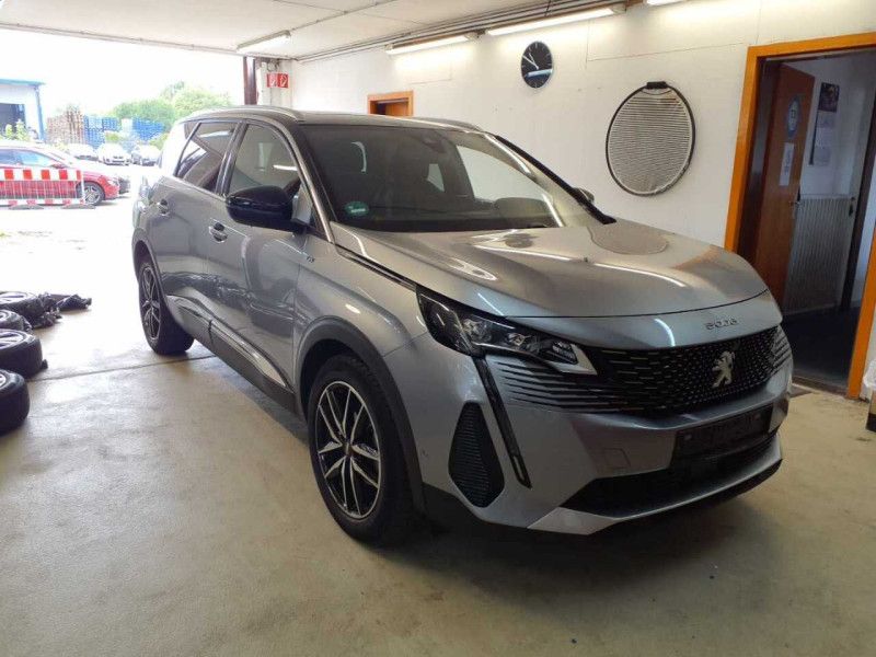 Peugeot 5008 2021