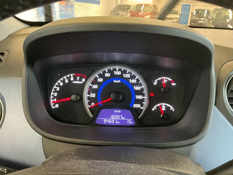 Hyundai i10 1.0 Tecno — zdjęcie 13