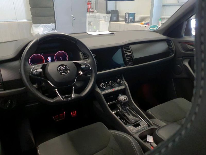 Skoda Kodiaq 2.0 TDI Sportline 4x4 — zdjęcie 9