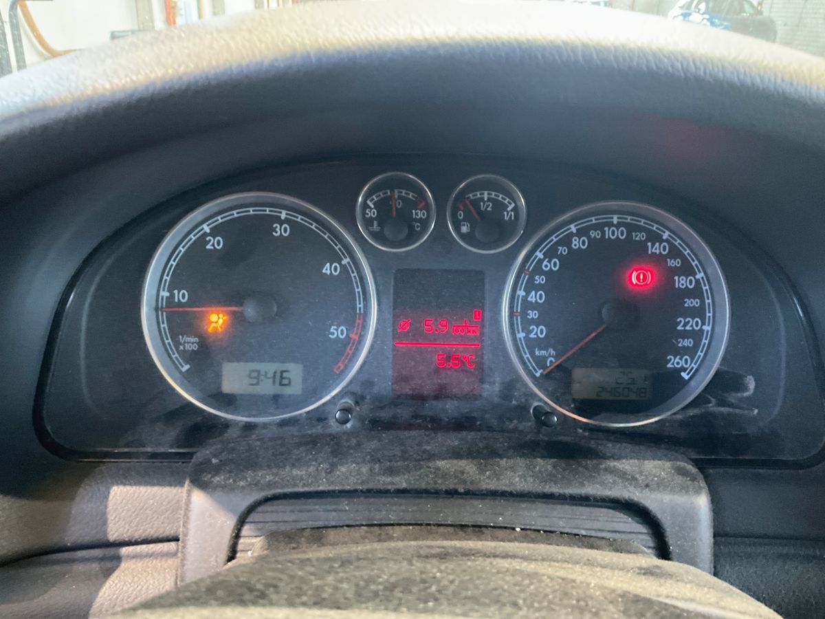 Volkswagen Passat 2004 — photo 5