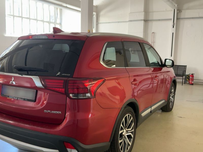 Mitsubishi Outlander 2.0 MIVEC Plus 4WD — zdjęcie 6