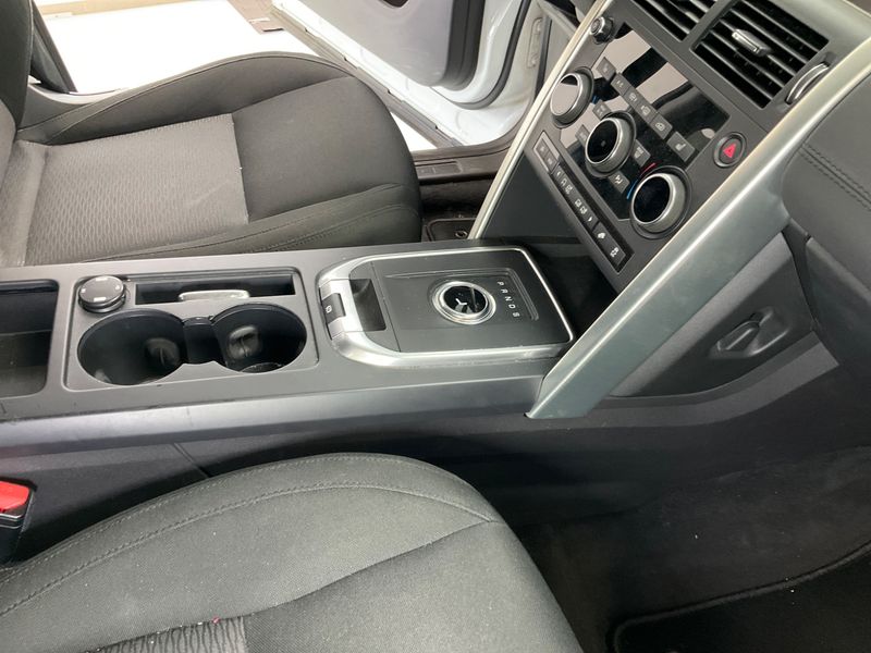 Land Rover Discovery Sport 2.0 Td4 SE AWD 2017 – снимка 23