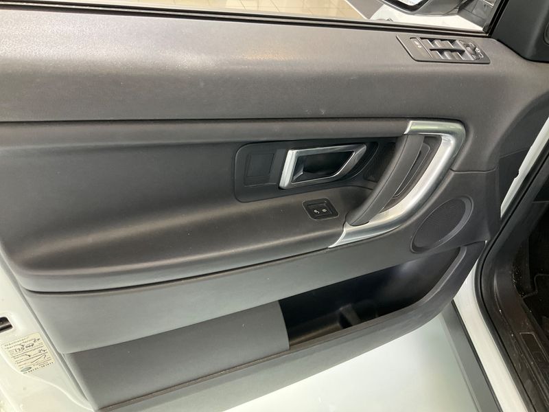 Land Rover Discovery Sport 2.0 Td4 SE AWD 2017 – снимка 29