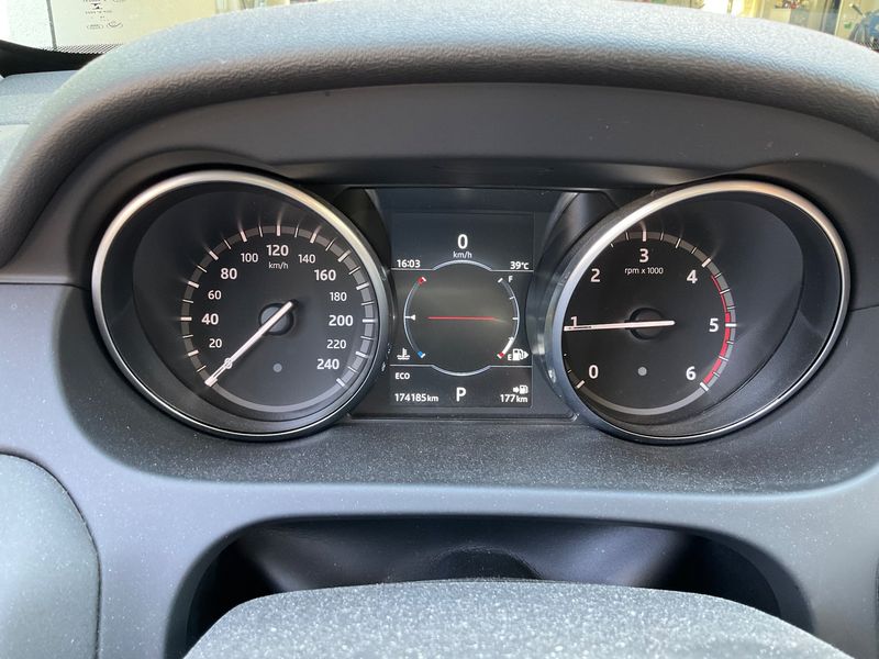Land Rover Discovery Sport 2.0 Td4 SE AWD 2017 – снимка 18