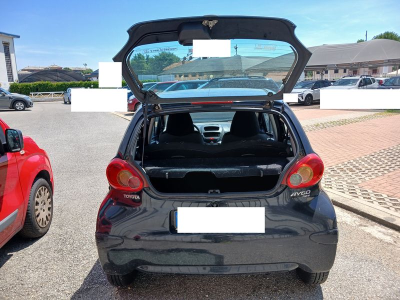 Toyota Aygo 1.0 Now — zdjęcie 9