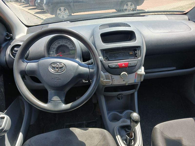 Toyota Aygo 1.0 Now — zdjęcie 11