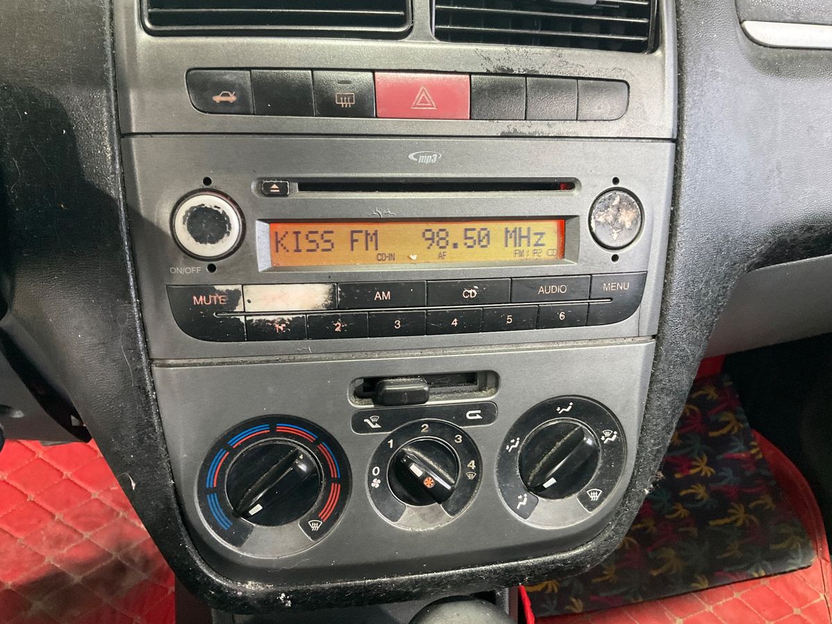 Fiat Linea 2011 — photo 18