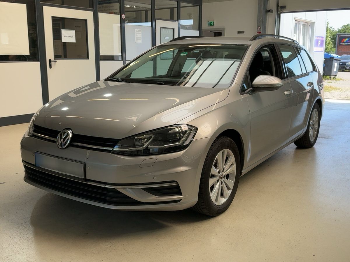 Volkswagen Golf 2019 — photo 1