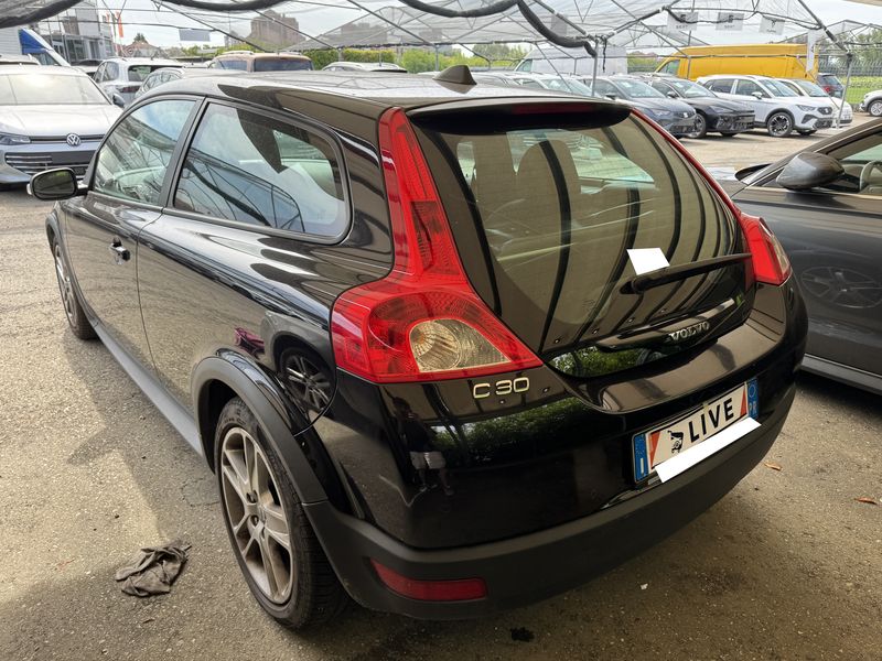 Volvo C30 1.6 D Momentum — zdjęcie 3