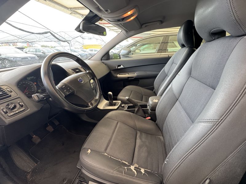 Volvo C30 1.6 D Momentum — zdjęcie 10