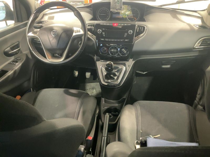 Lancia Ypsilon 1.3 JTD Gold — zdjęcie 12