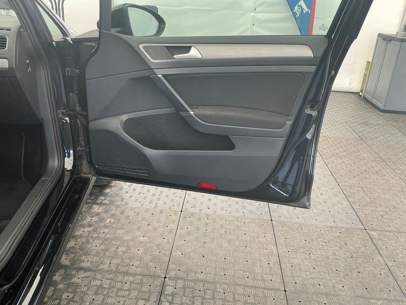 Volkswagen Golf VII 1.2 TSI Comfortline BlueMotion Tech 2014 – снимка 32
