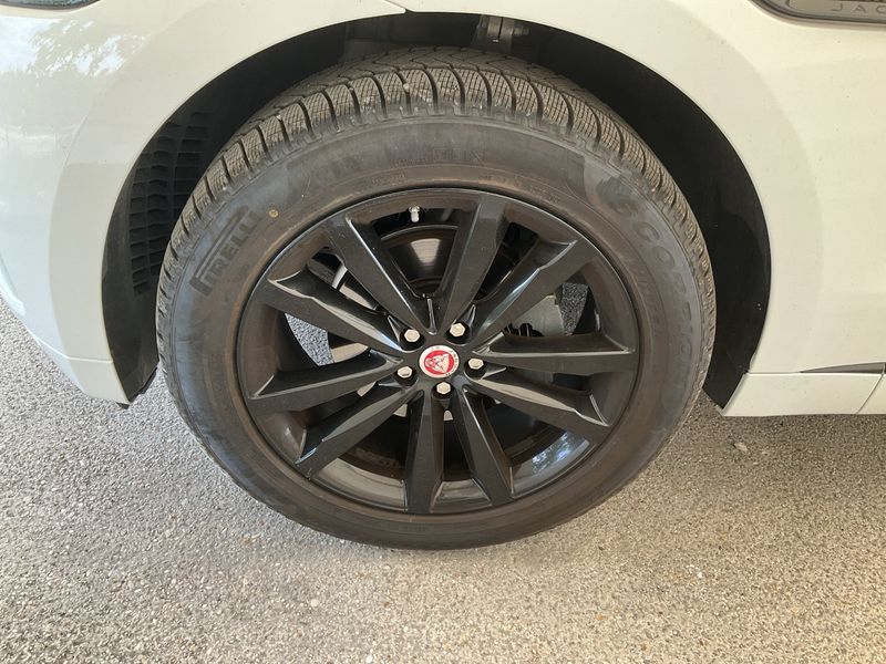 Jaguar F-Pace 25d R-Sport AWD 2017 – снимка 9