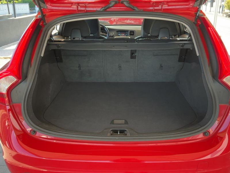 Volvo V60 Cross Country 2.0 D3 Kinetic — zdjęcie 10