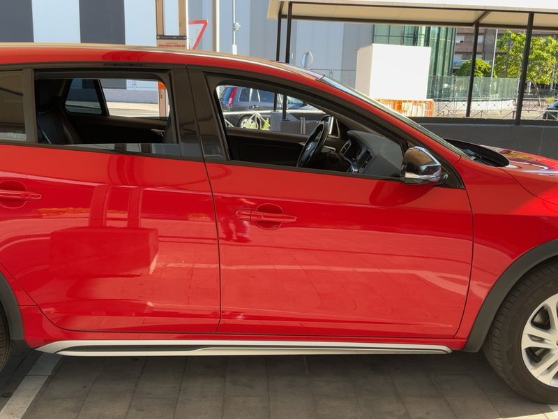 Volvo V60 Cross Country 2.0 D3 Kinetic — zdjęcie 7