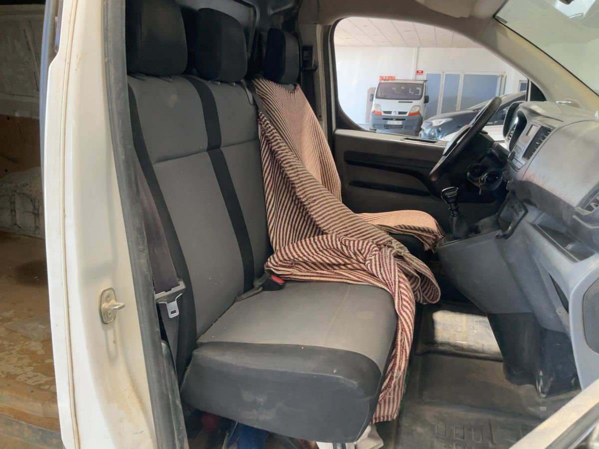 Citroen Jumpy 2017 — photo 17