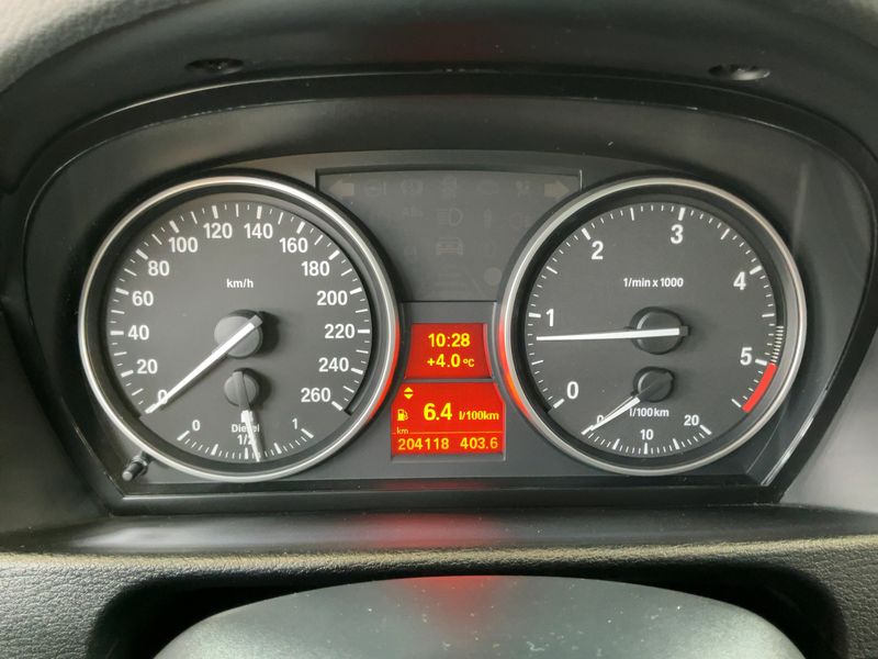 BMW X1 xDrive 18d — zdjęcie 13