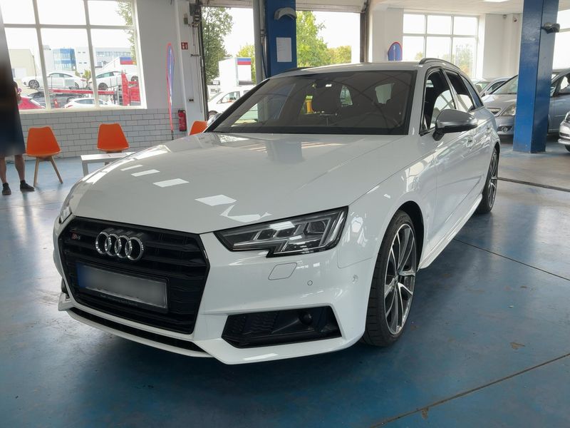 Audi S4