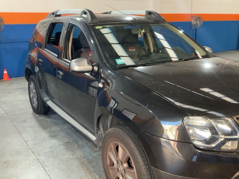 Dacia Duster 1.5 dCi Laureate 4x2 — zdjęcie 8