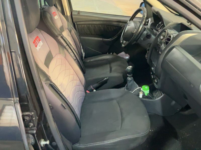 Dacia Duster 1.5 dCi Laureate 4x2 — zdjęcie 11