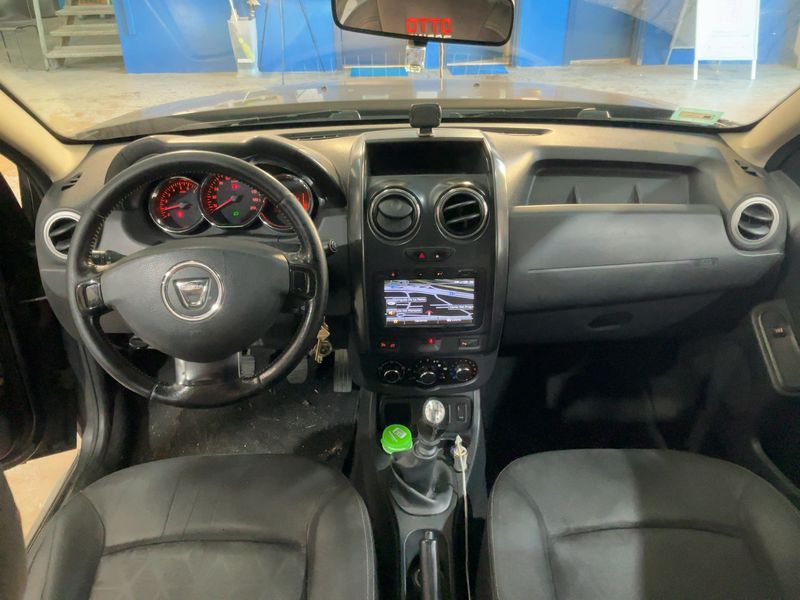 Dacia Duster 1.5 dCi Laureate 4x2 — zdjęcie 12
