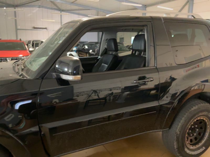 Mitsubishi Pajero 3.2 DI-D Instyle — zdjęcie 4