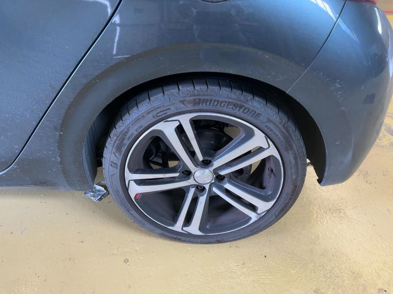 Peugeot 208 1.6 Blue-HDi Style 2017 – снимка 5