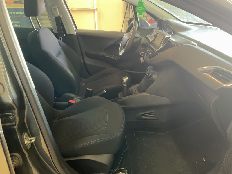 Peugeot 208 1.6 Blue-HDi Style 2017 – снимка 16