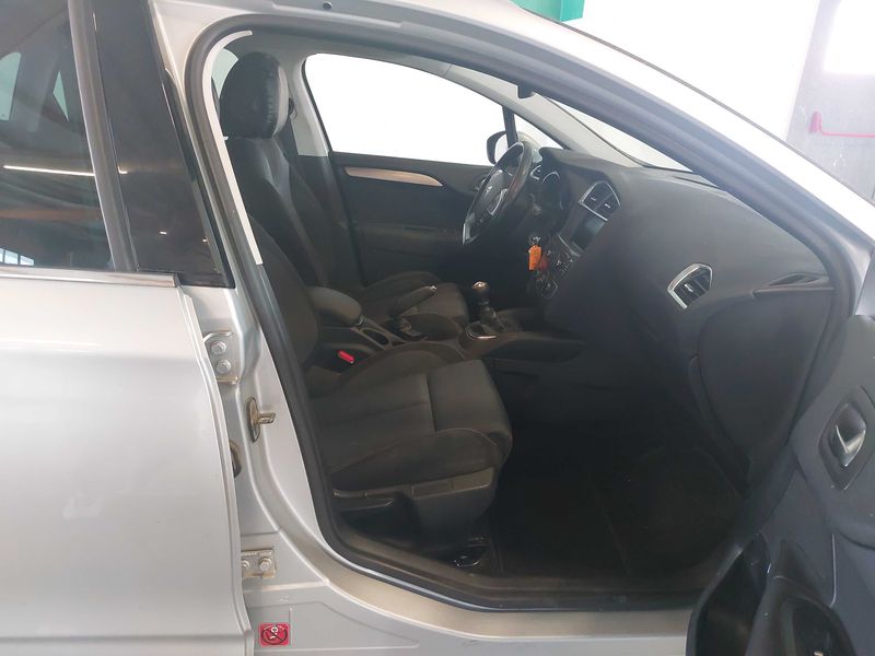 Citroen C4 1.6 e-HDi Confort — zdjęcie 10