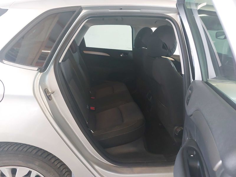 Citroen C4 1.6 e-HDi Confort — zdjęcie 14