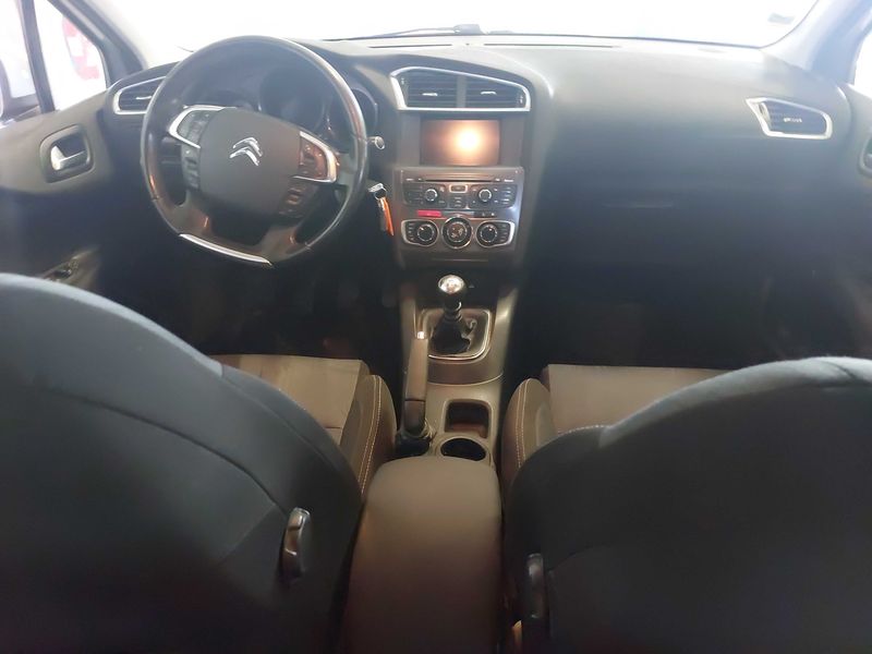 Citroen C4 1.6 e-HDi Confort — zdjęcie 11