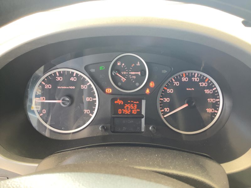 Citroen Berlingo 1.2 e-THP 20 Aniversario Edition — zdjęcie 13