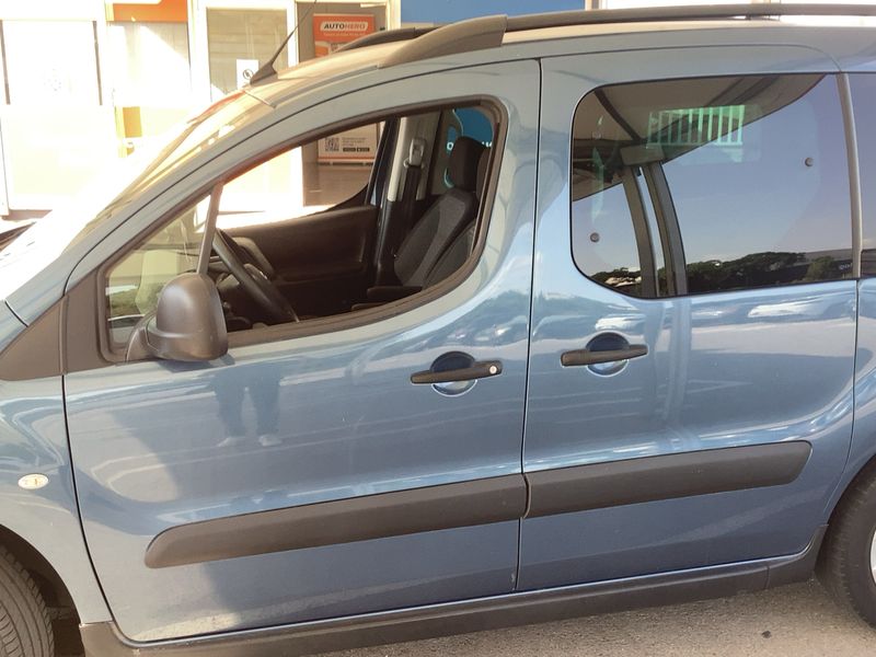 Citroen Berlingo 1.2 e-THP 20 Aniversario Edition — zdjęcie 4