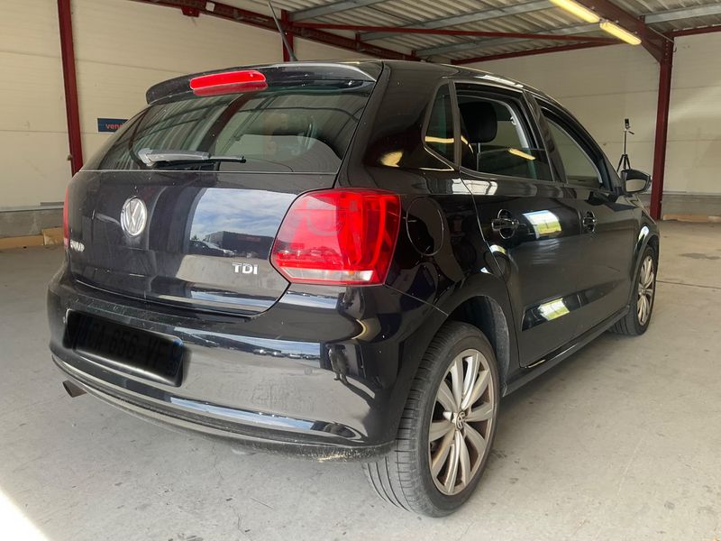 Volkswagen Polo 1.6 TDI Sportline 2012 – снимка 2