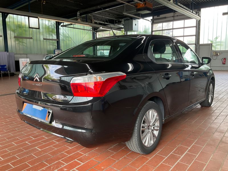 Citroen C-Elysée 1.2 PureTech Selection — zdjęcie 2